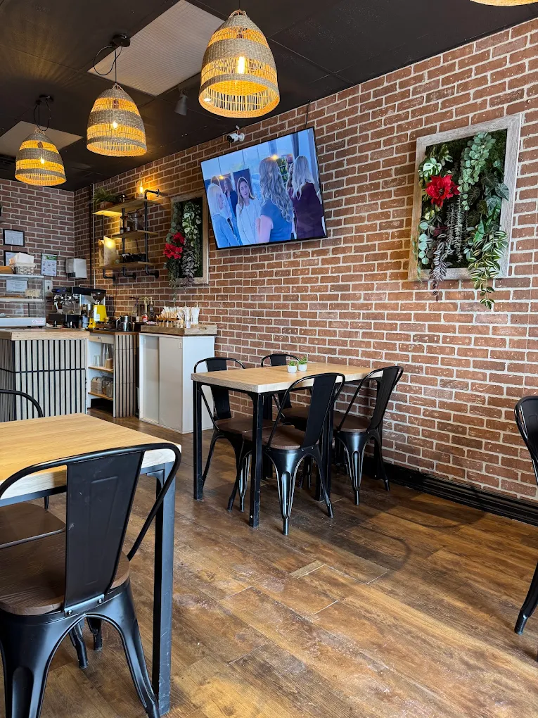 Hola Cafe & Market restaurant