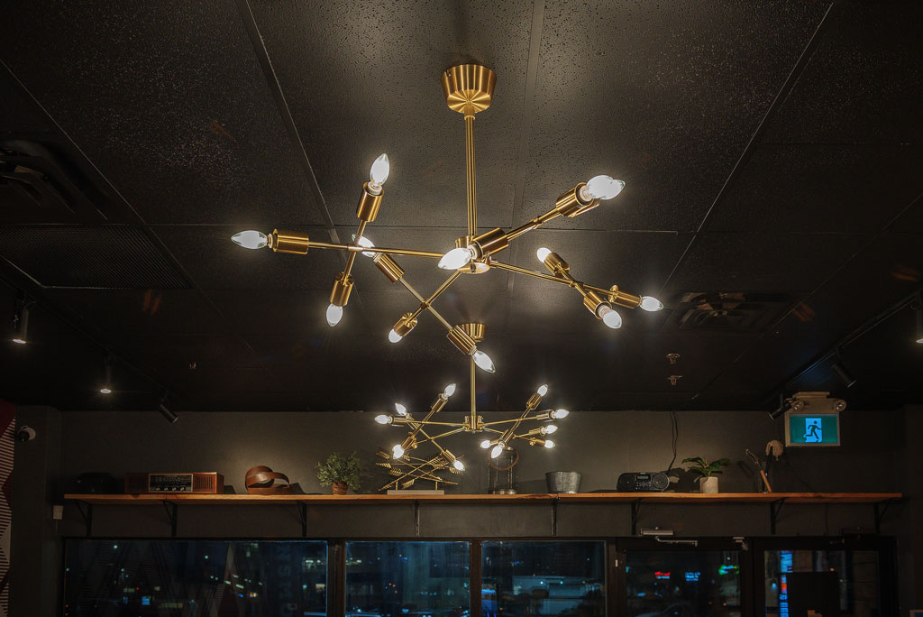 Chainsmoker restaurant
