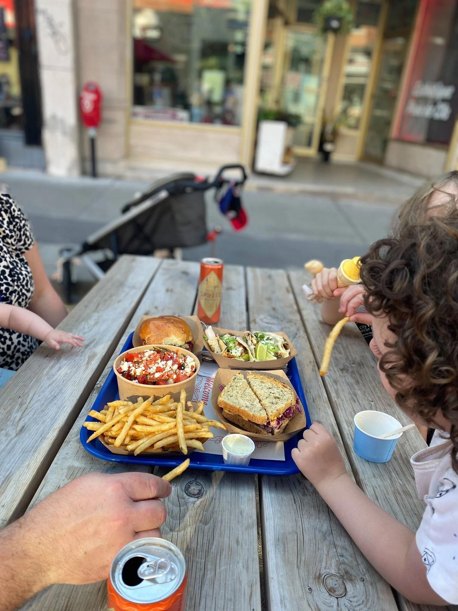 Dépanneur Le Pick-Up restaurant